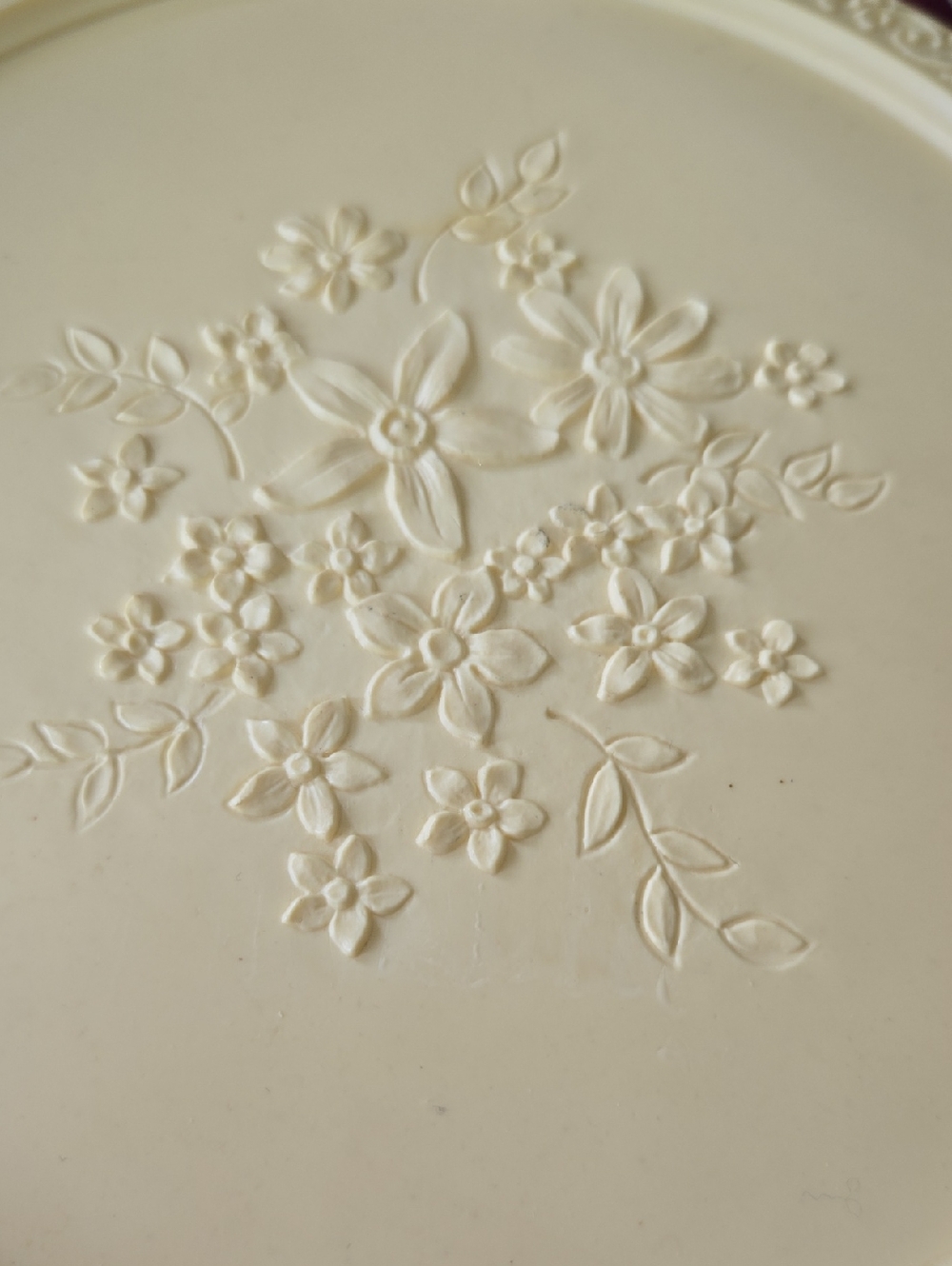 Syroco For Home Interiors Vintage Style Floral Hand Mirror in Pale Yellow - Picture 2 of 10